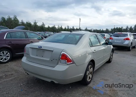 2008 Ford Fusion Se z USA, uszkodzony, nr VIN 3FAHP07158R161166